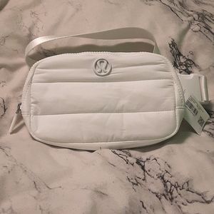 NWT Lululemon Everywhere "Wonder Puff" Belt Bag